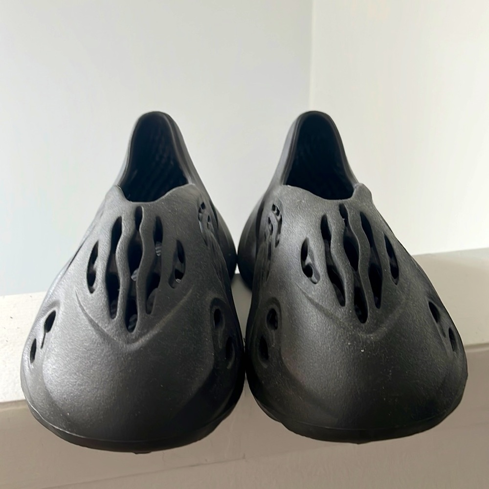 yeezy foam runners